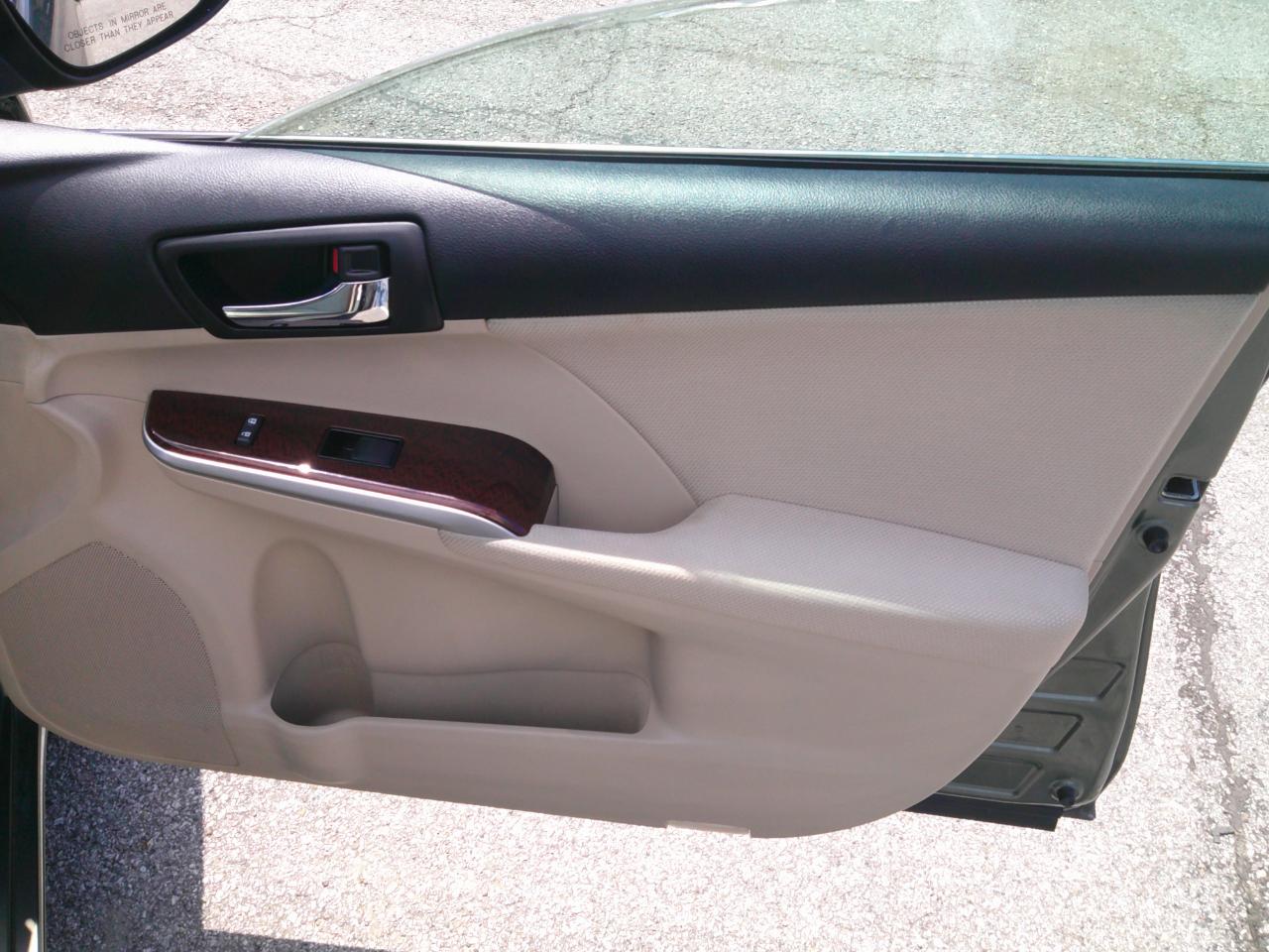 Toyota Camry XLE 4D Sedan 2012
