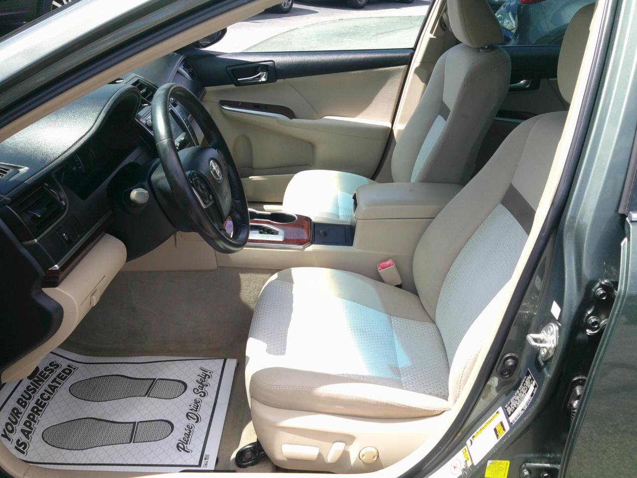 Toyota Camry XLE 4D Sedan 2012