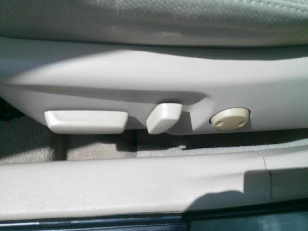 Toyota Camry XLE 4D Sedan 2012