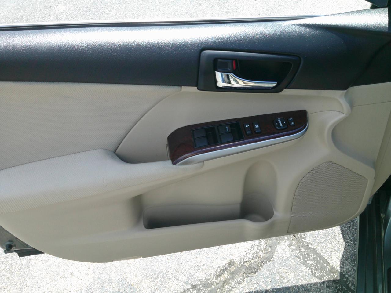 Toyota Camry XLE 4D Sedan 2012