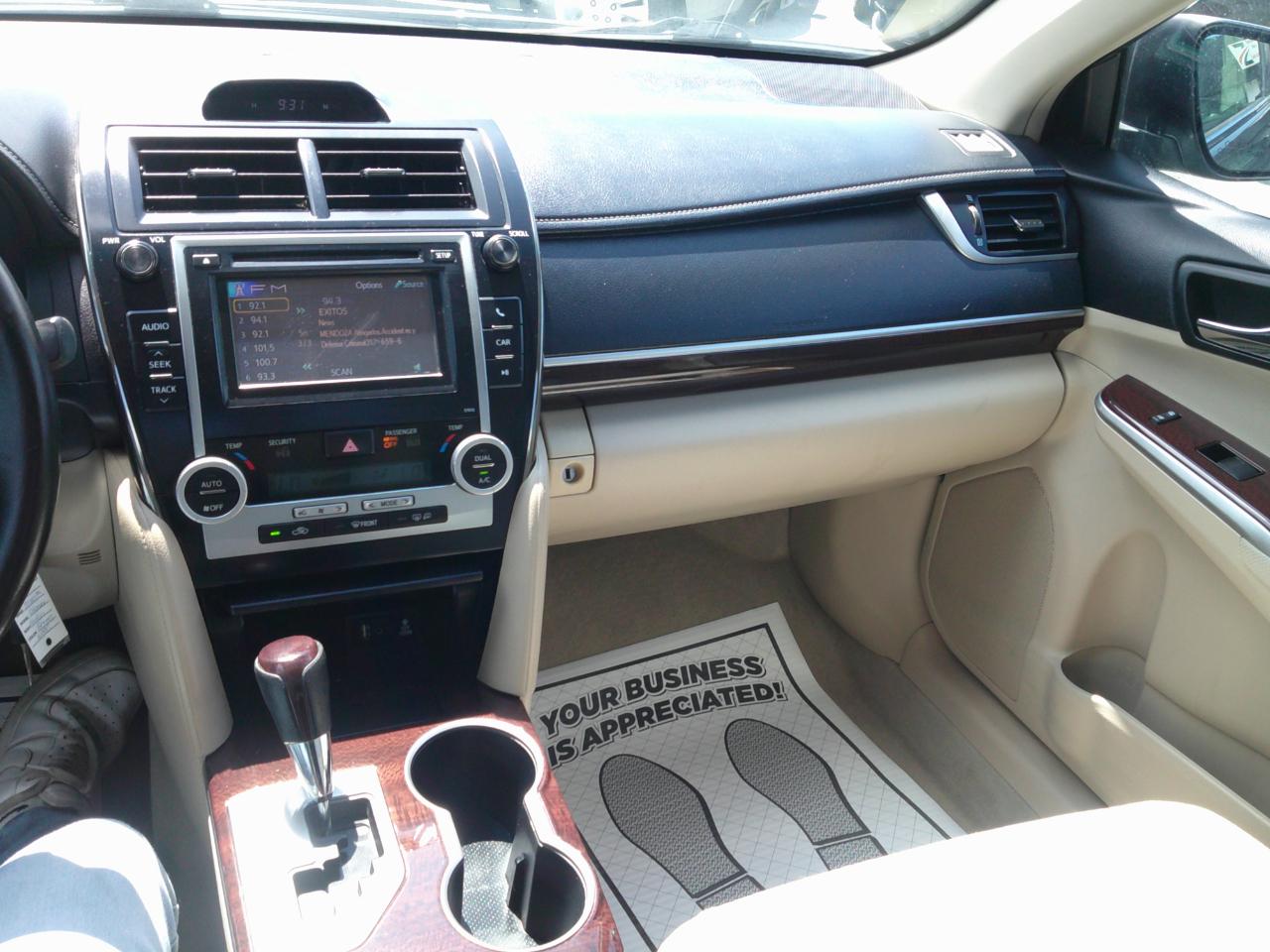 Toyota Camry XLE 4D Sedan 2012