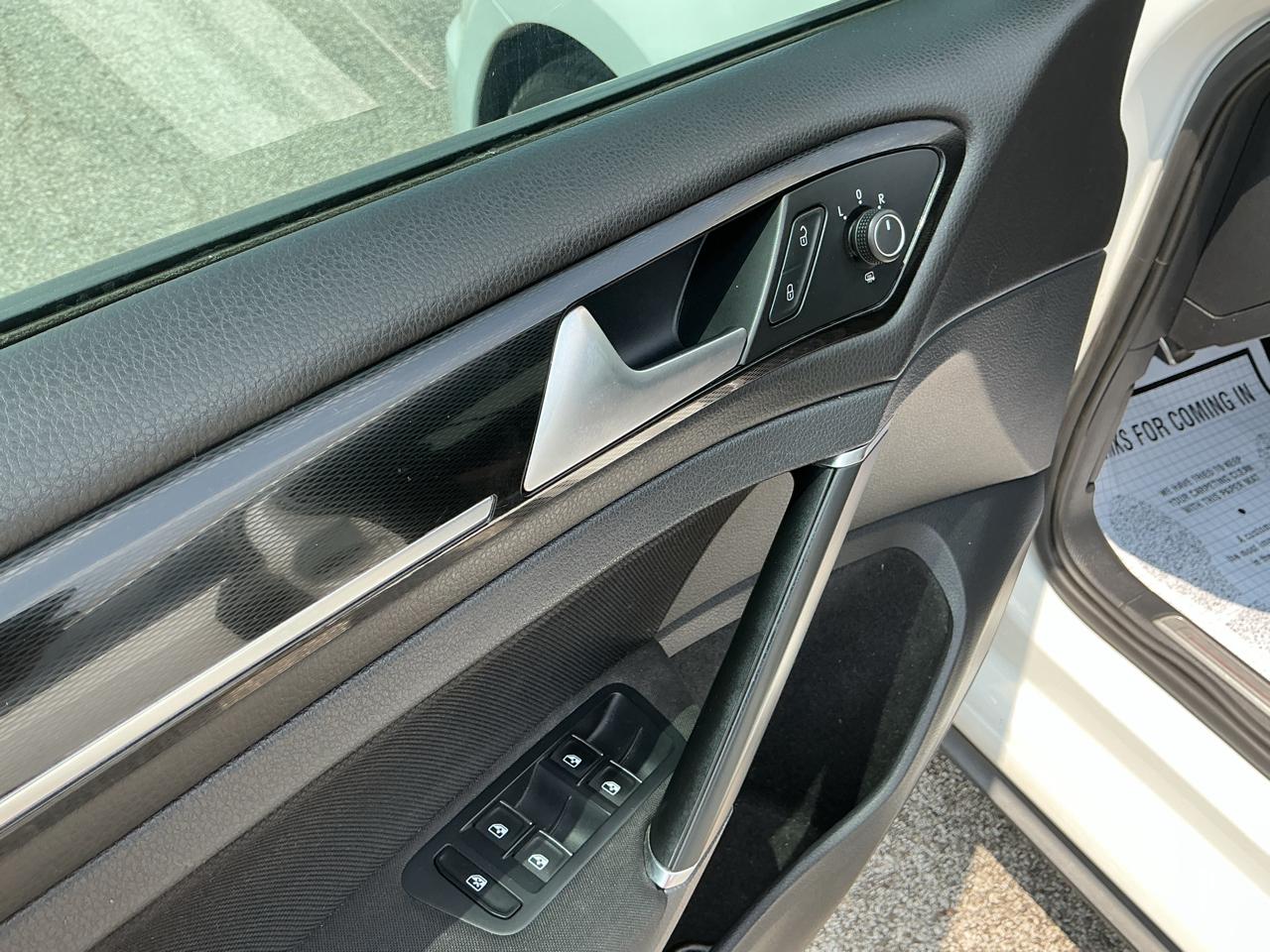 Volkswagen GTI S 6M 4-Door 2016