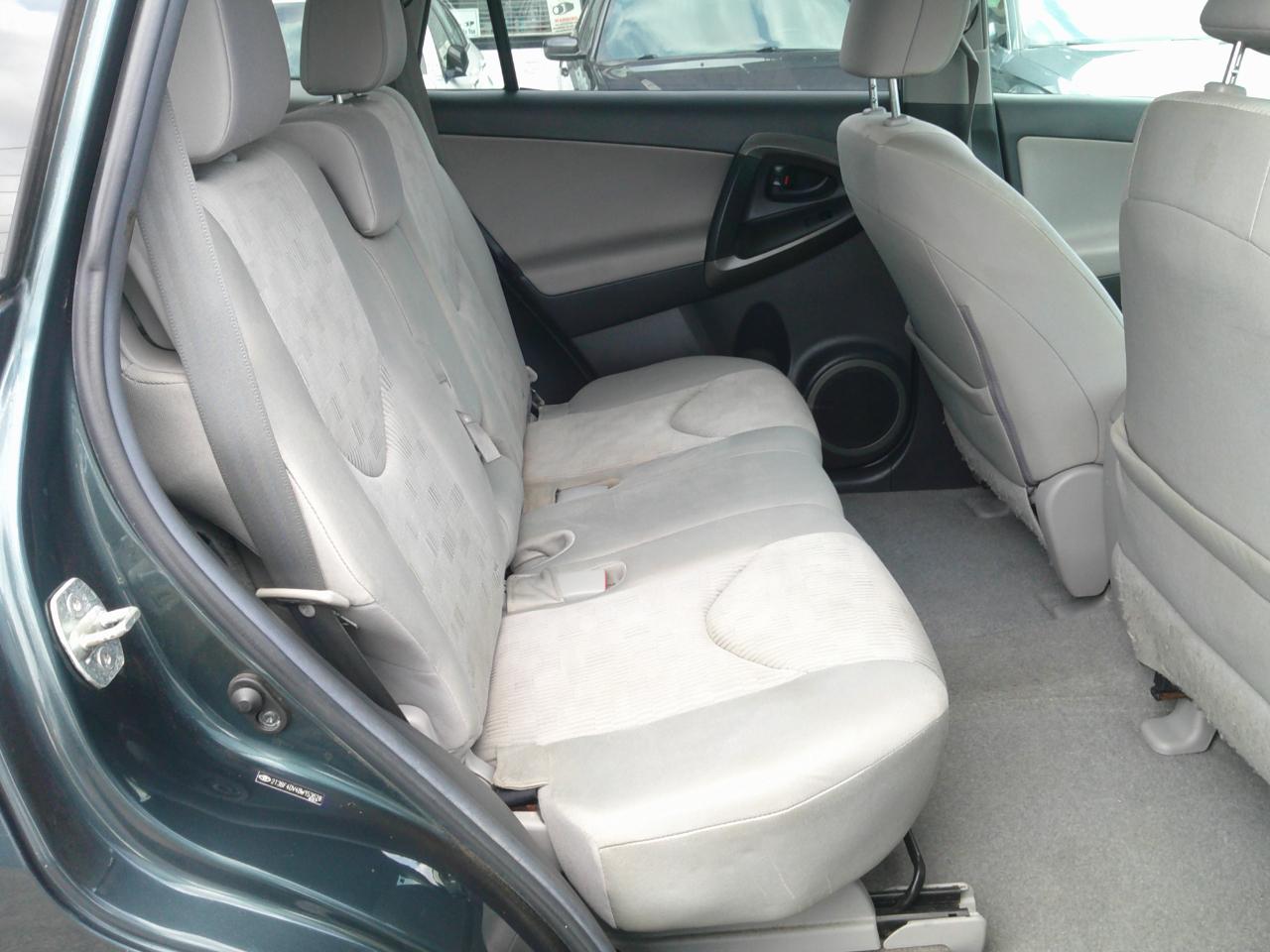 Toyota RAV4 Base I4 4WD 2011
