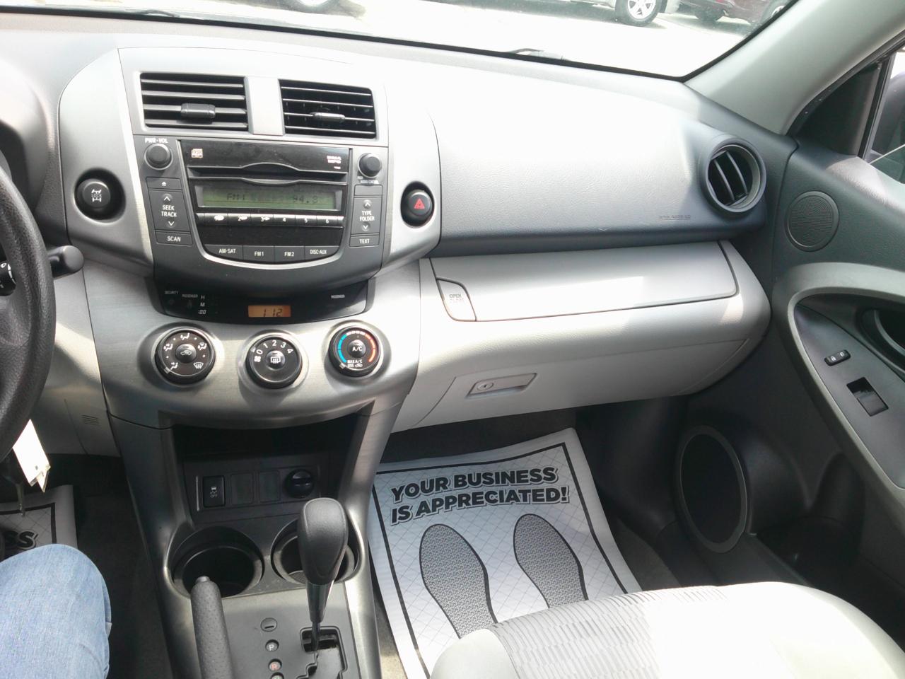 Toyota RAV4 Base I4 4WD 2011