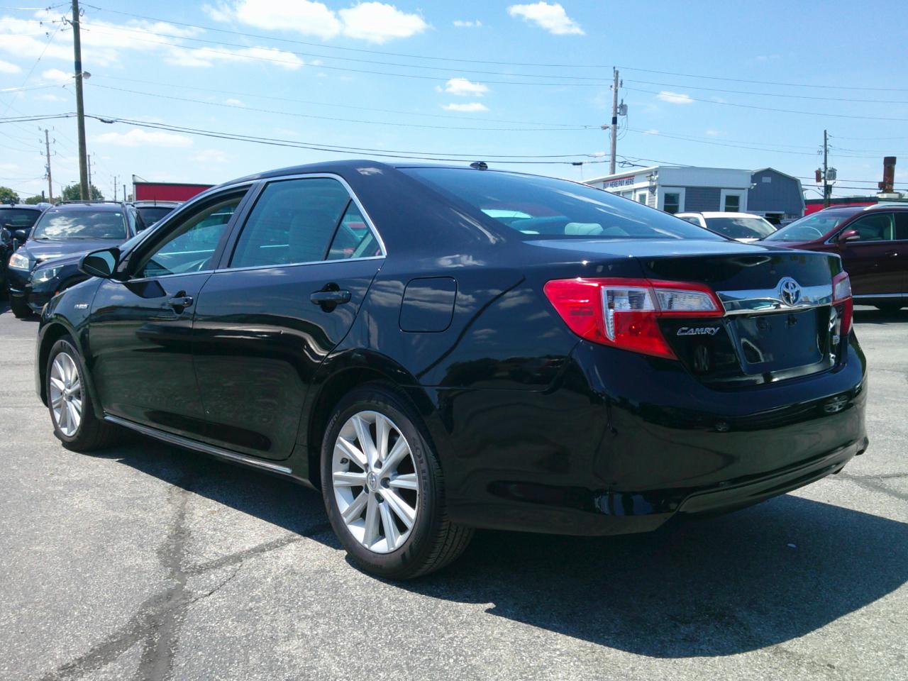 Toyota Camry Hybrid XLE 2014