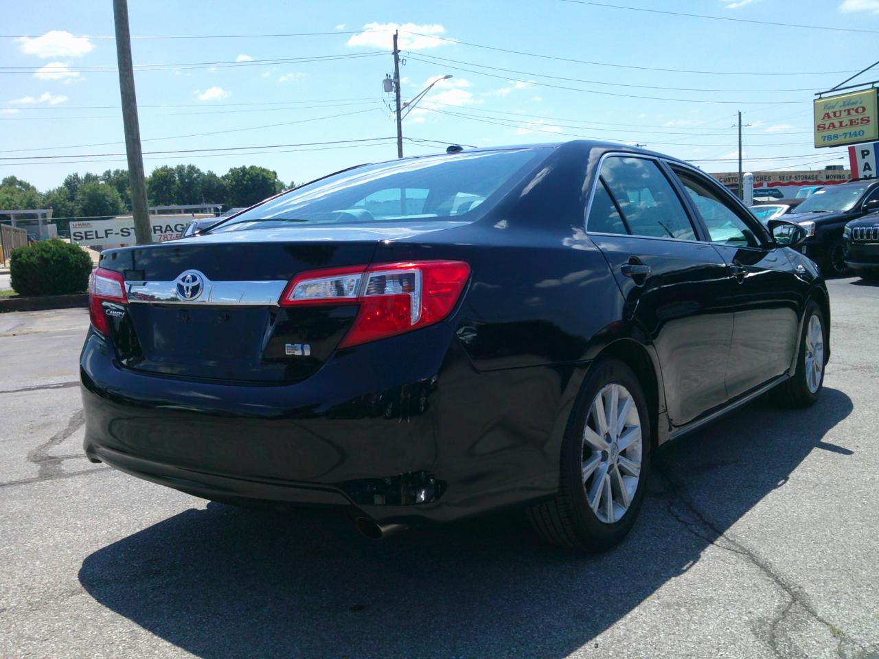 Toyota Camry Hybrid XLE 2014