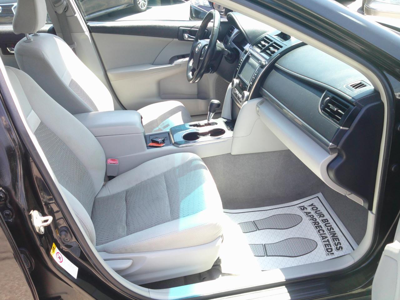 Toyota Camry Hybrid XLE 2014