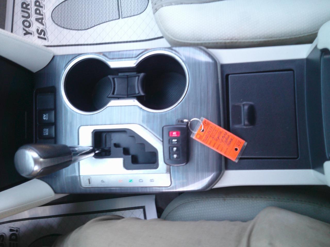 Toyota Camry Hybrid XLE 2014
