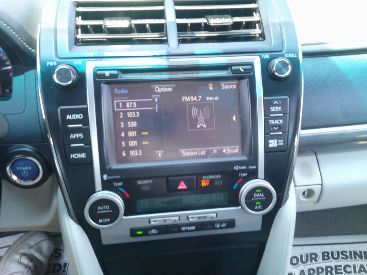 Toyota Camry Hybrid XLE 2014