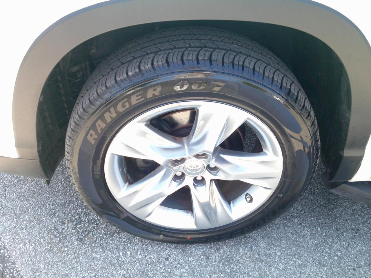 Toyota Highlander Limited FWD V6 2014