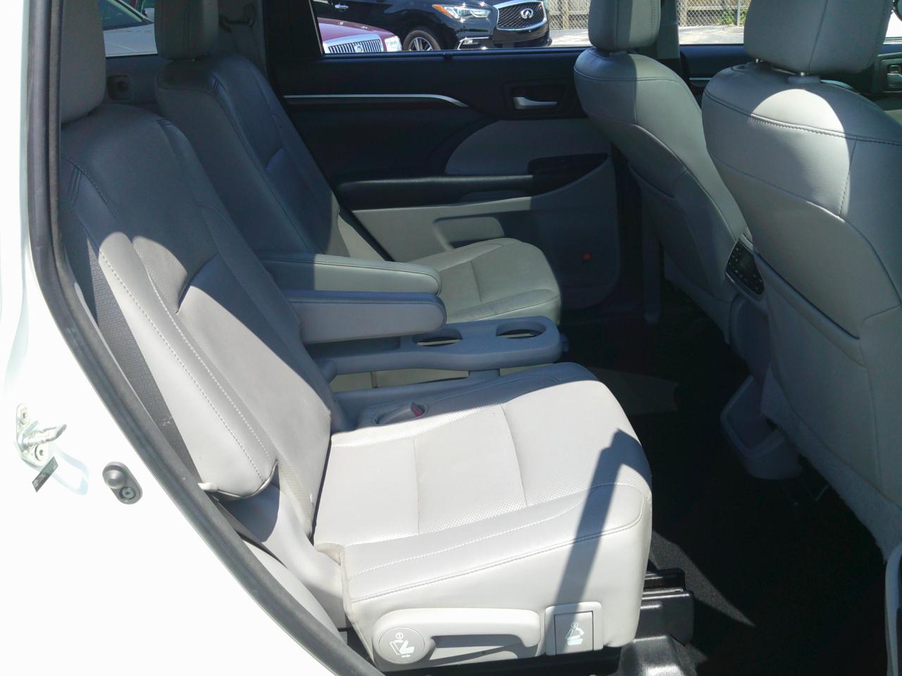 Toyota Highlander Limited FWD V6 2014