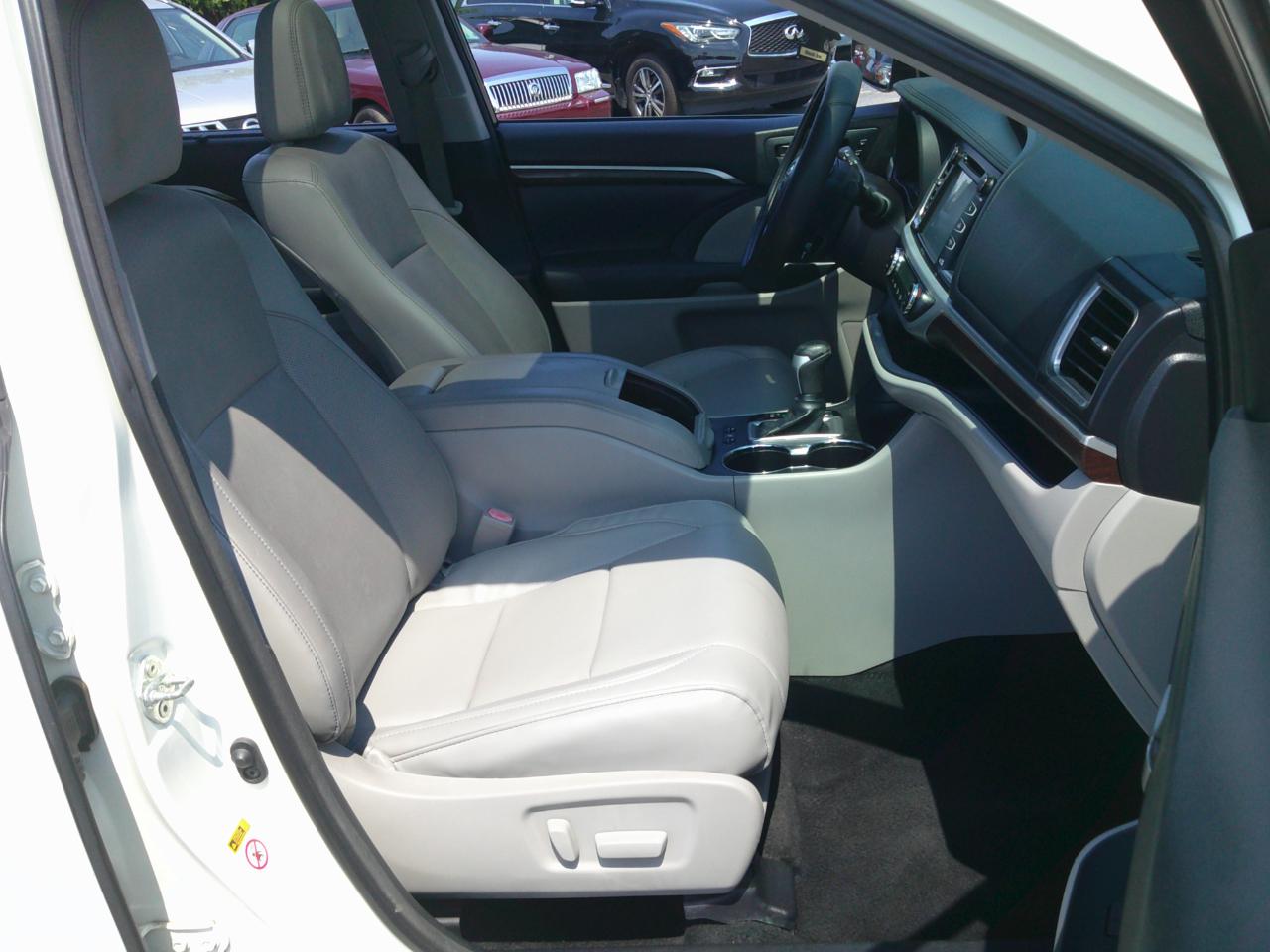 Toyota Highlander Limited FWD V6 2014