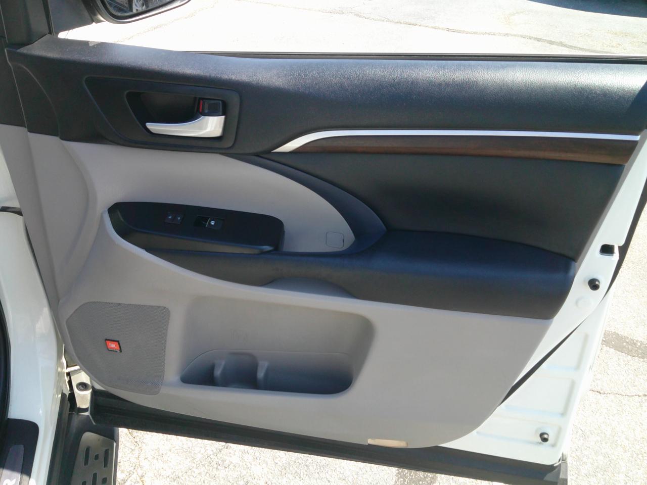 Toyota Highlander Limited FWD V6 2014