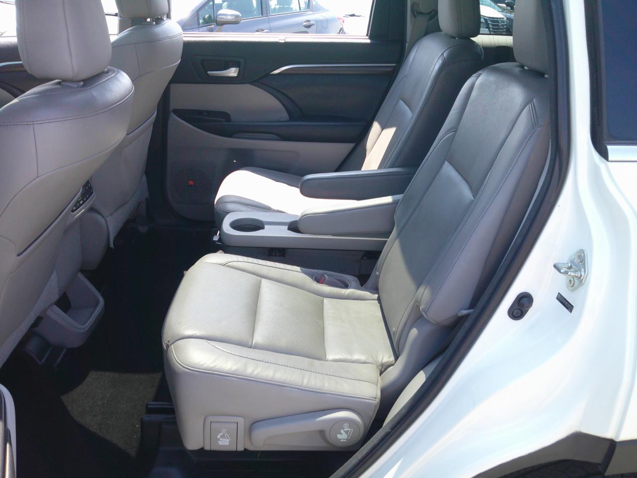 Toyota Highlander Limited FWD V6 2014
