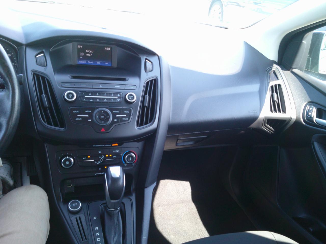 Ford Focus SE Sedan 2015