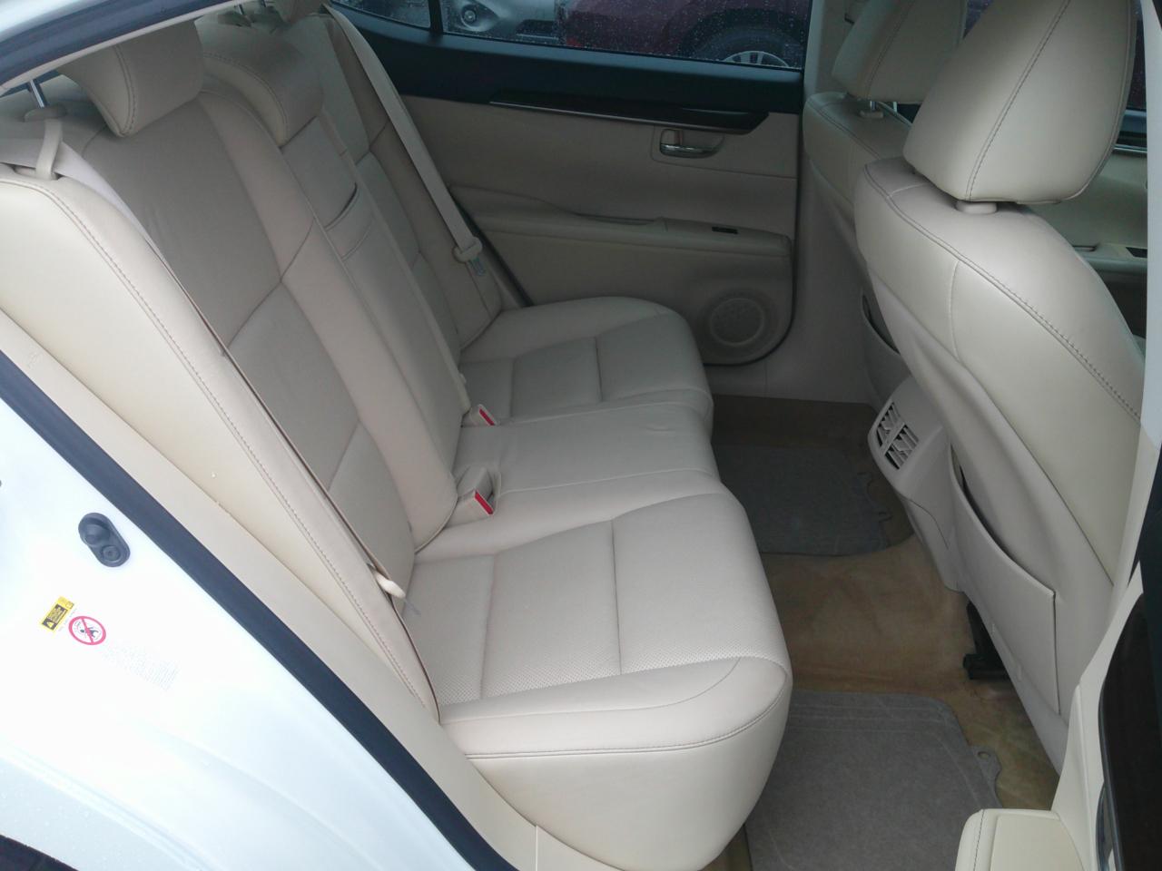 Lexus ES 350 Sedan 2013