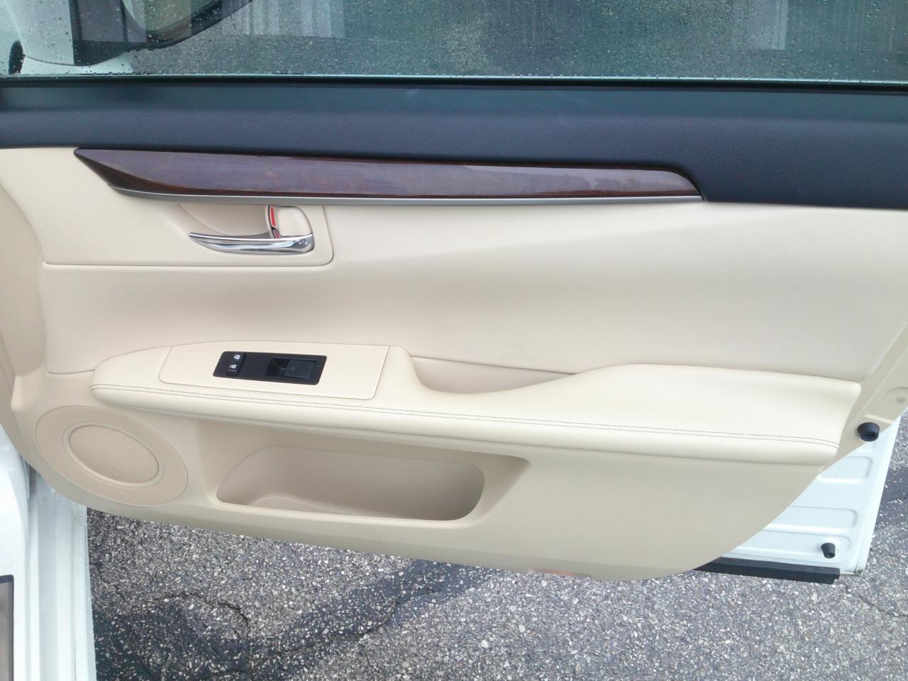 Lexus ES 350 Sedan 2013