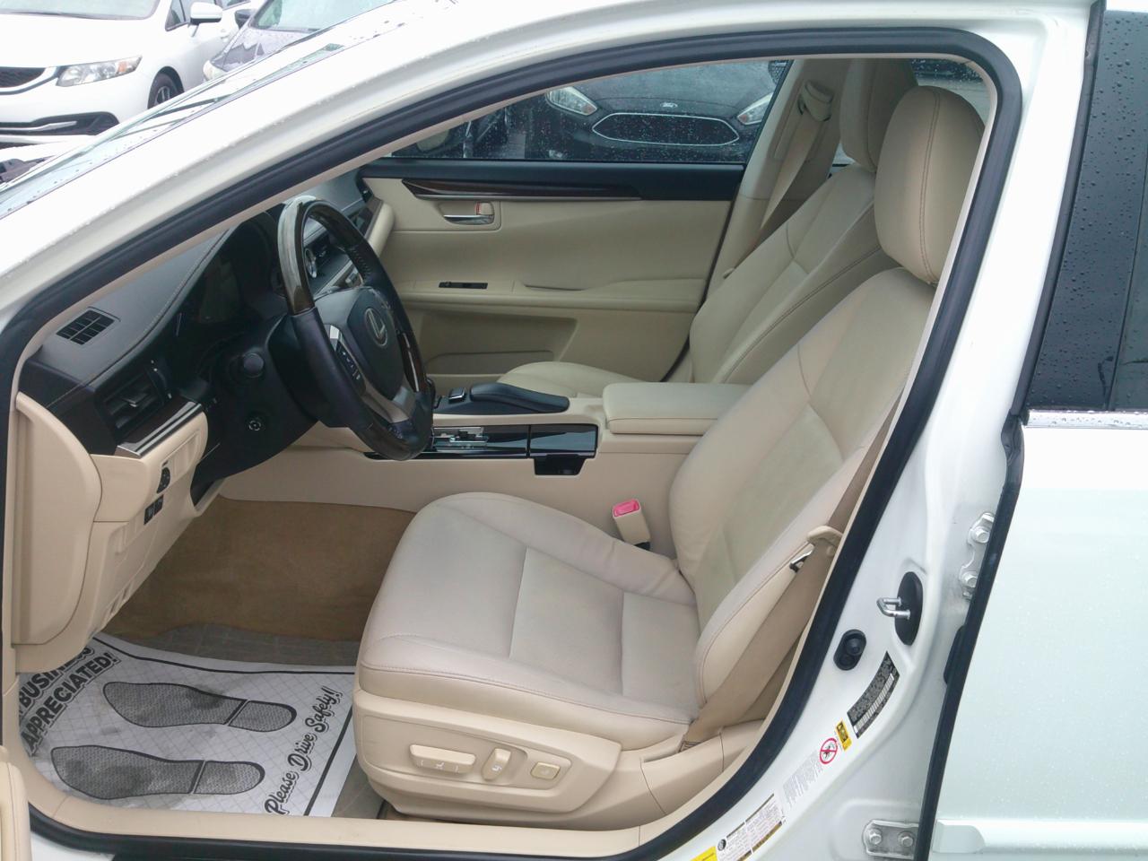 Lexus ES 350 Sedan 2013