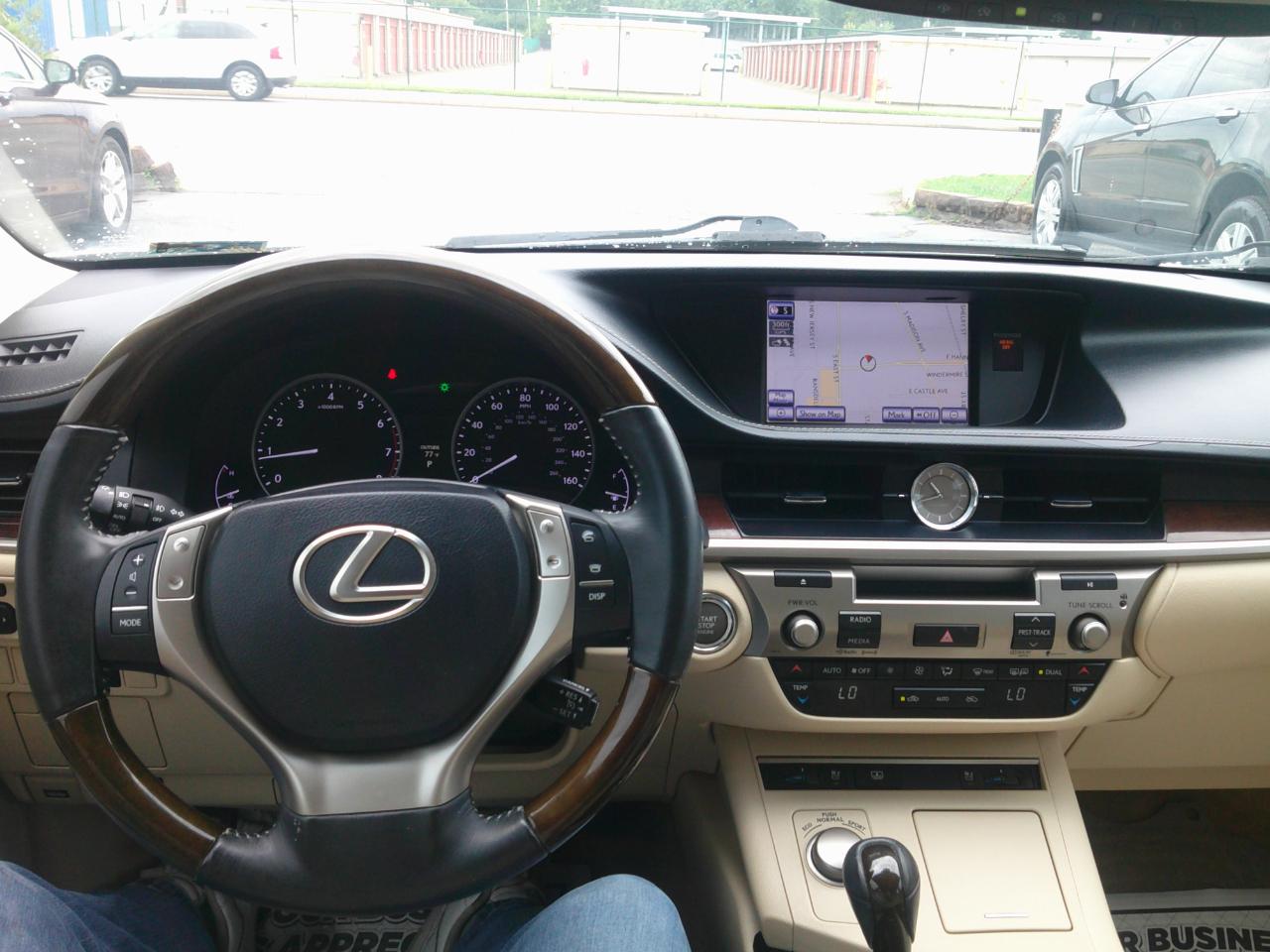 Lexus ES 350 Sedan 2013
