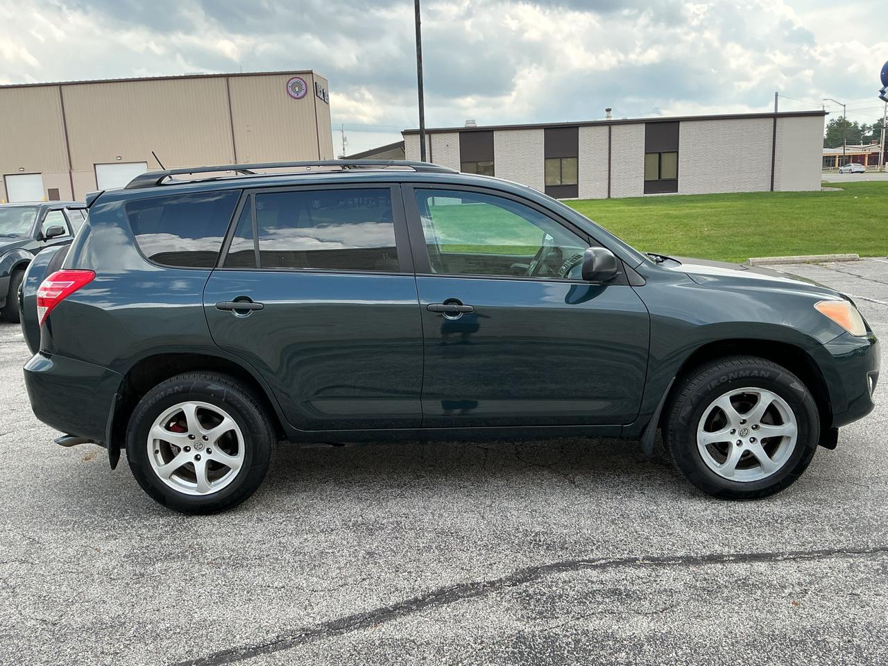 Toyota RAV4 Base I4 4WD 2010