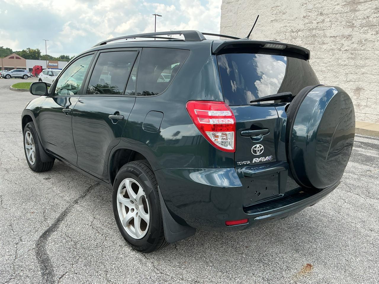 Toyota RAV4 Base I4 4WD 2010