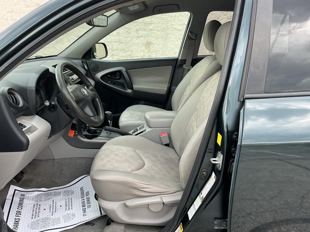 Toyota RAV4 Base I4 4WD 2010