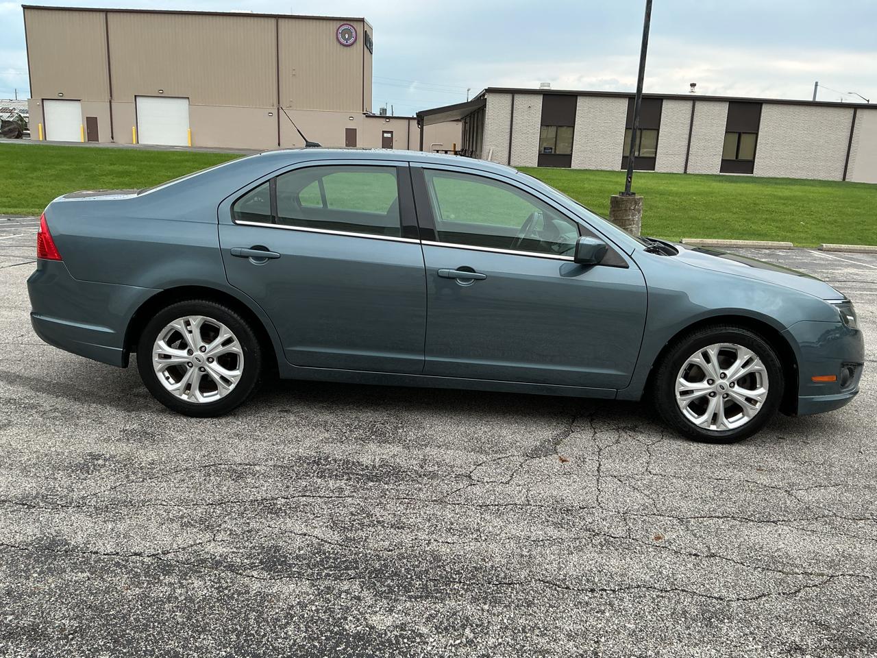 Ford Fusion SE 2012