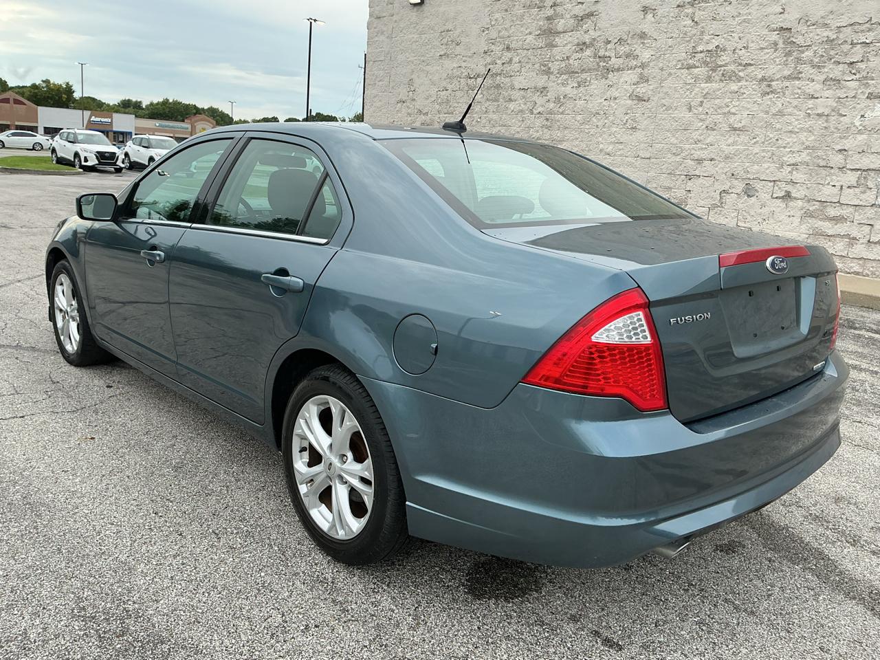 Ford Fusion SE 2012