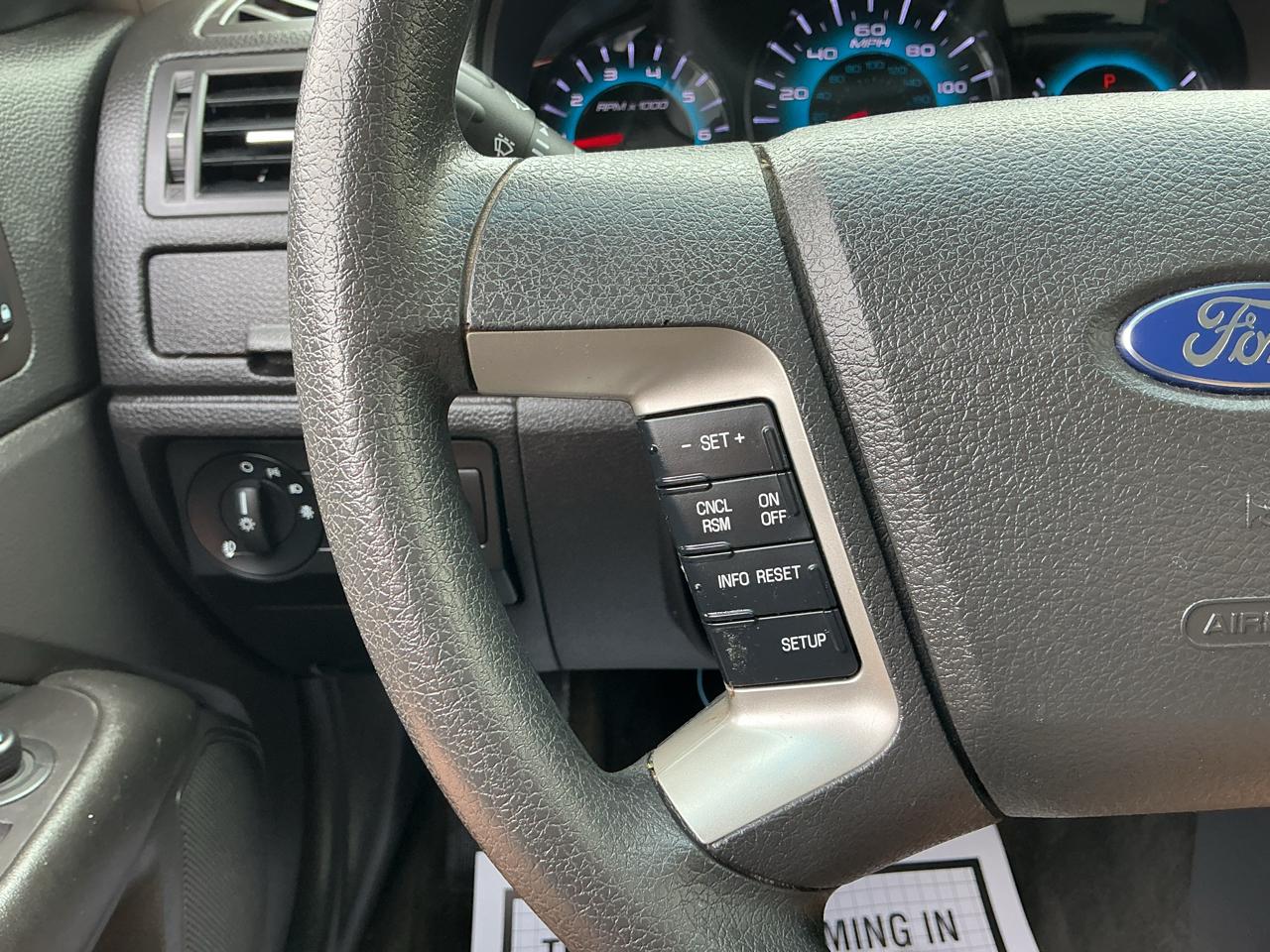 Ford Fusion SE 2012