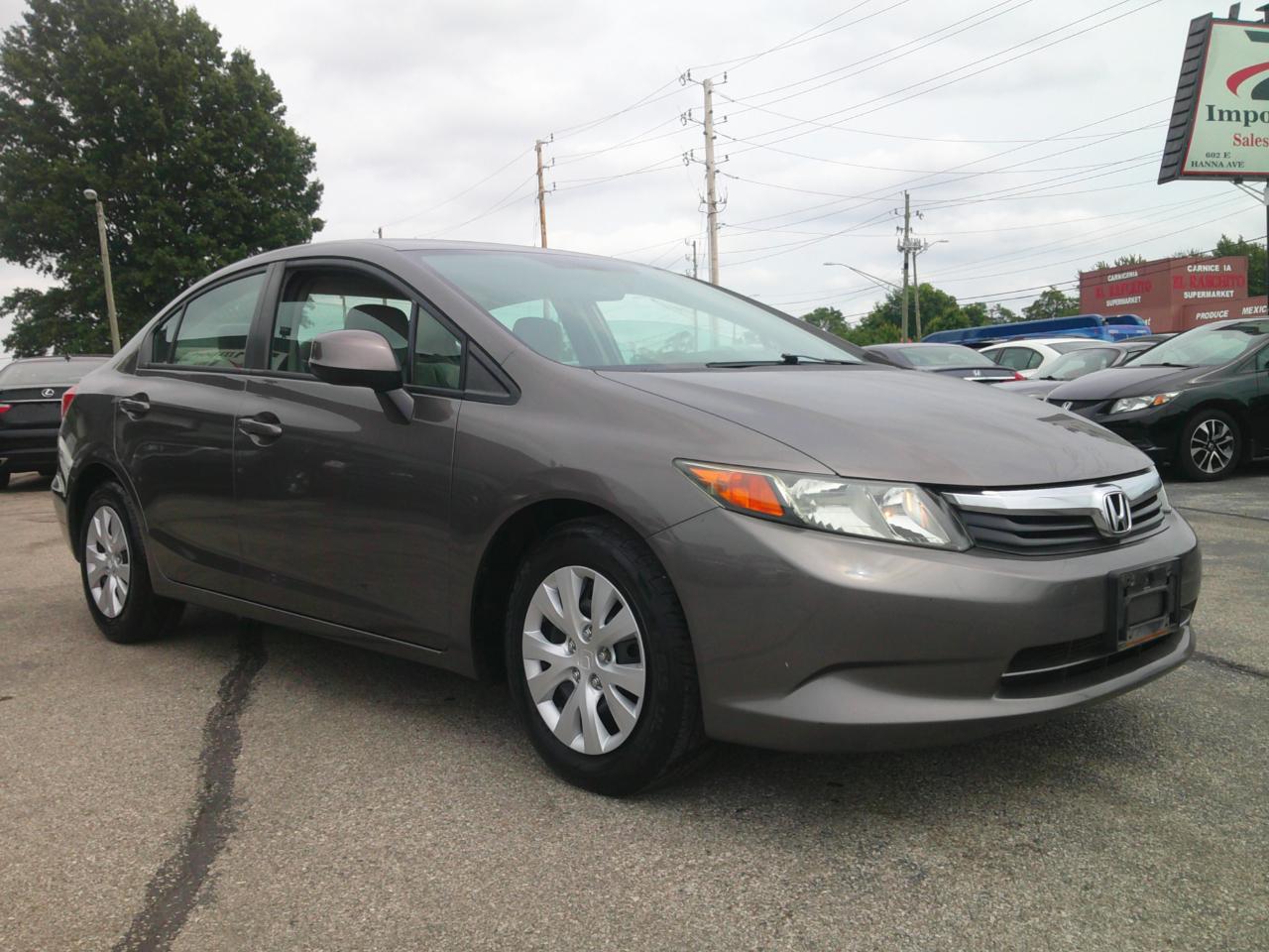 Honda Civic LX Sedan 5-Speed AT 2012
