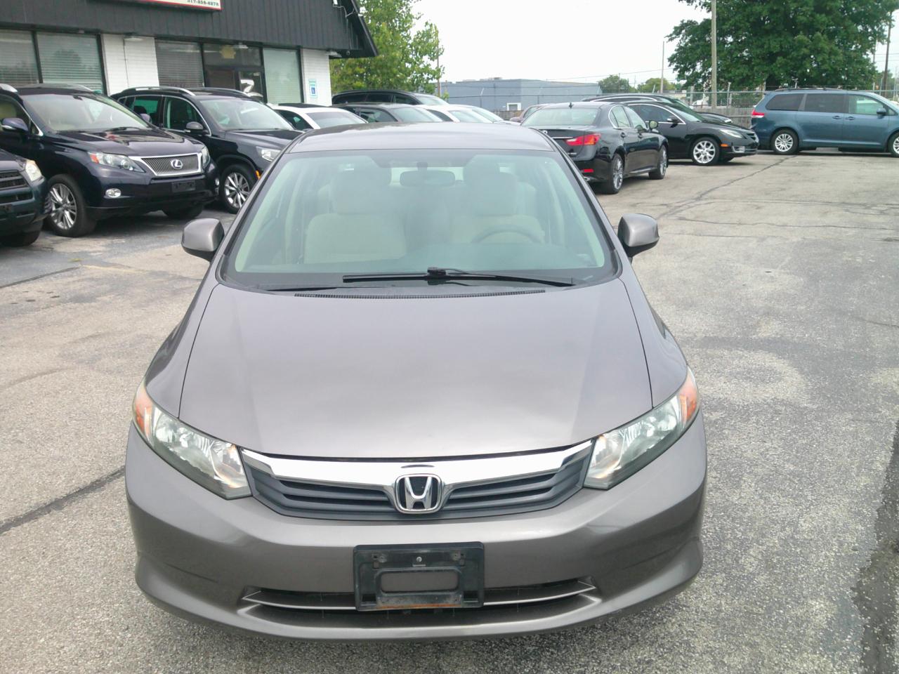 Honda Civic LX Sedan 5-Speed AT 2012
