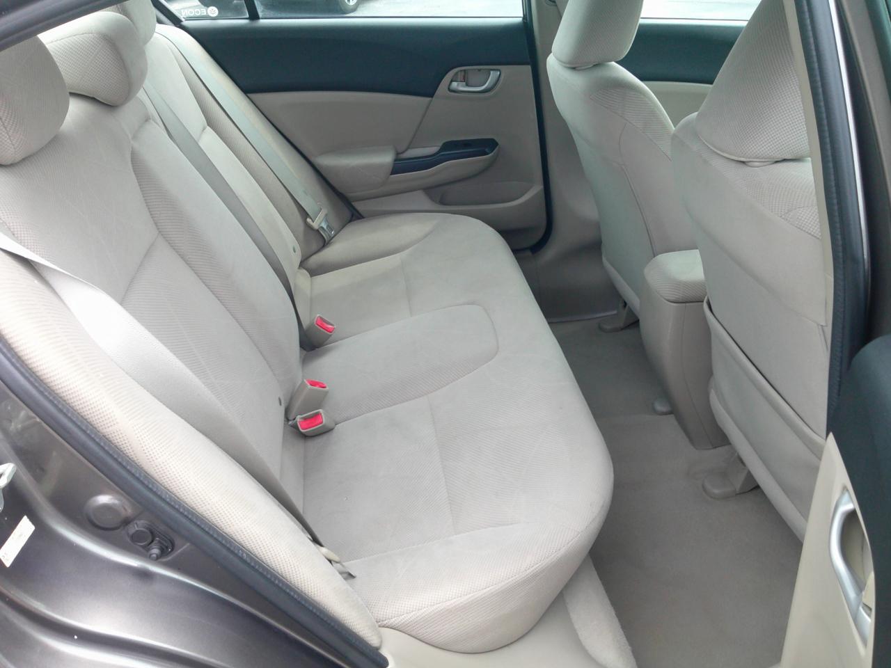 Honda Civic LX Sedan 5-Speed AT 2012