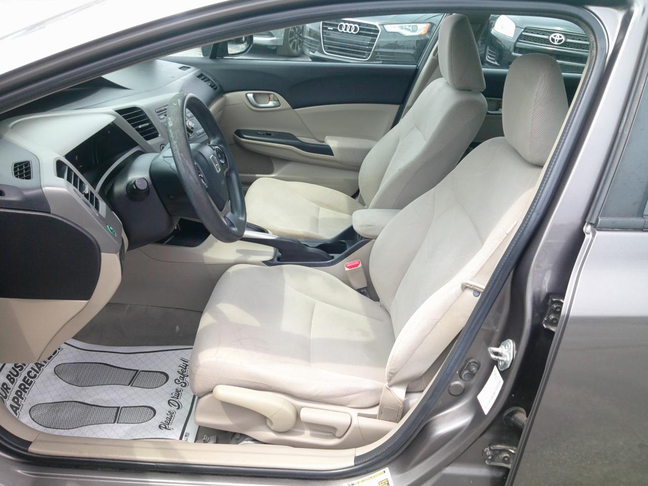 Honda Civic LX Sedan 5-Speed AT 2012