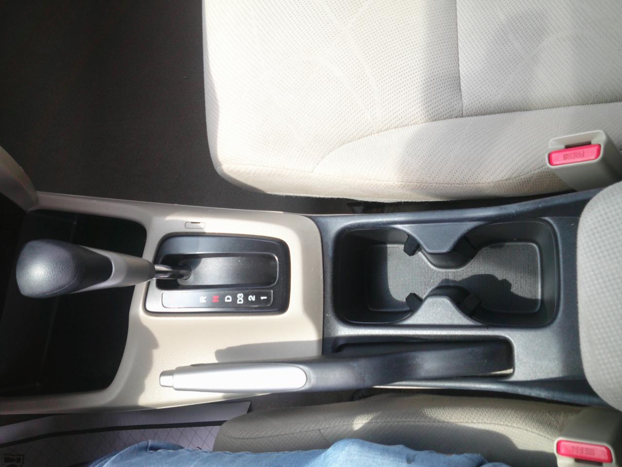 Honda Civic LX Sedan 5-Speed AT 2012