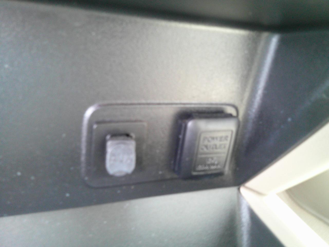 Honda Civic LX Sedan 5-Speed AT 2012