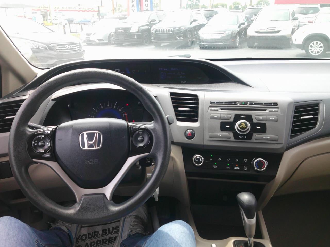 Honda Civic LX Sedan 5-Speed AT 2012