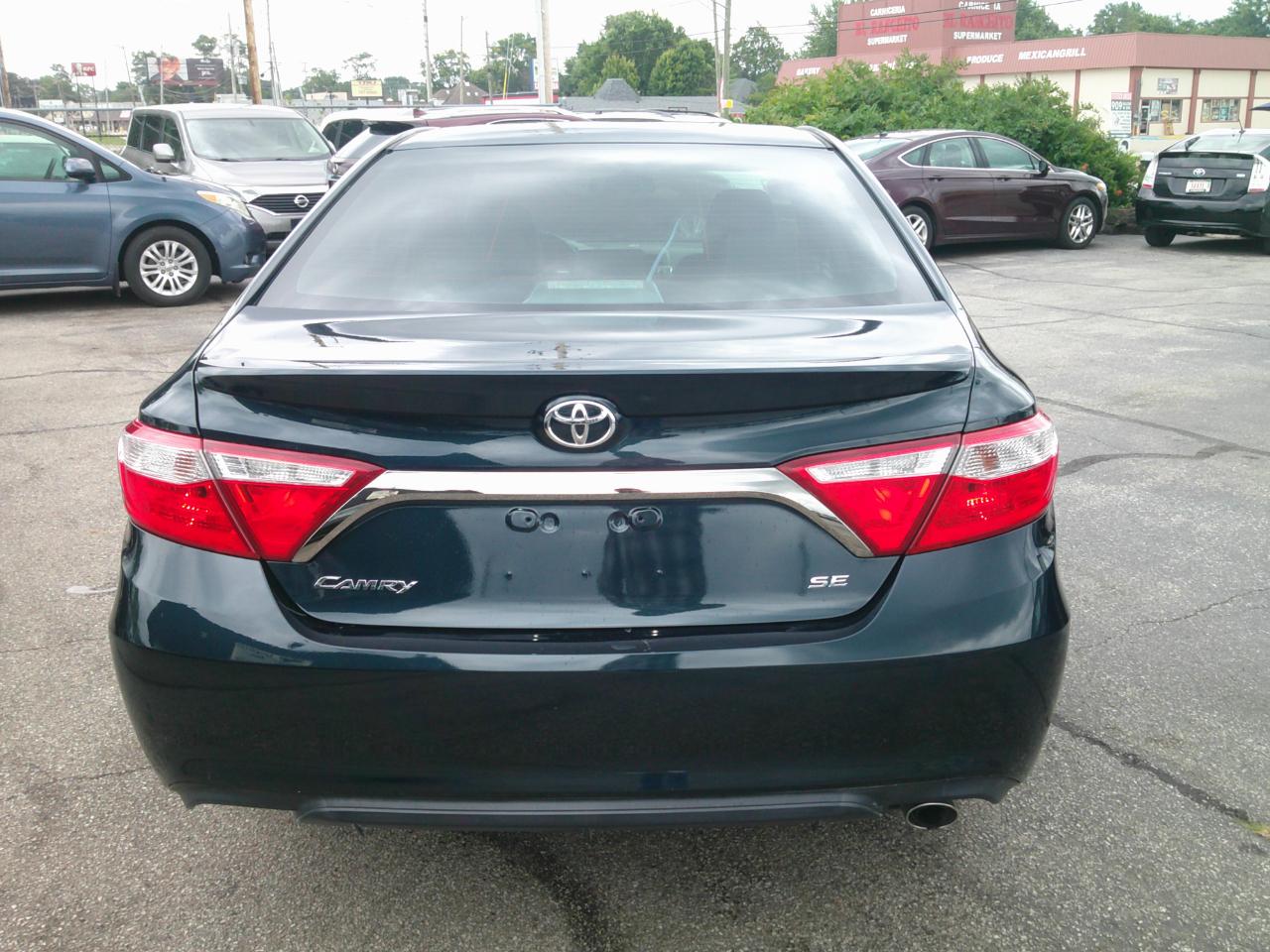 Toyota Camry SE 2015