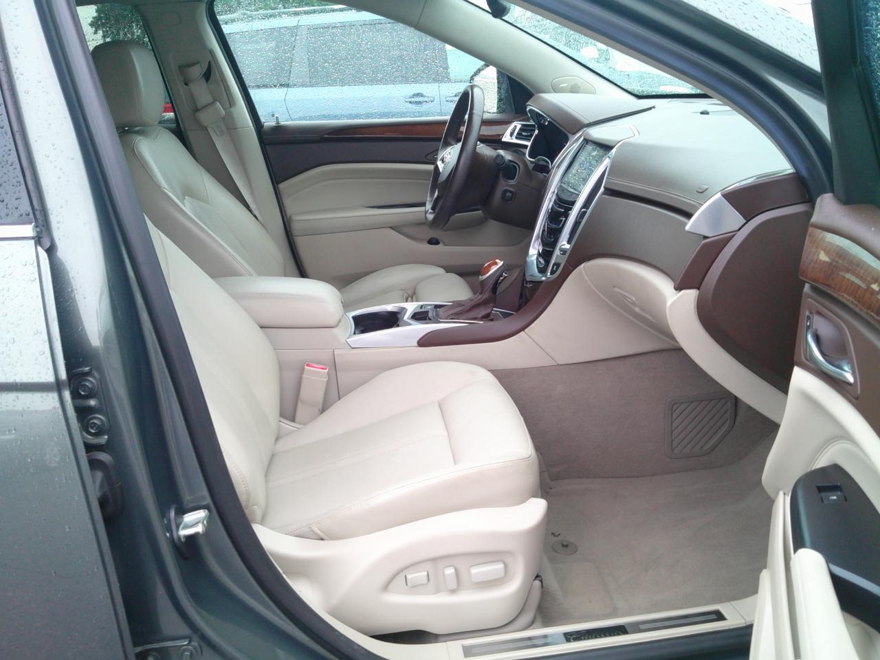 Cadillac SRX AWD Performance Collection 2013