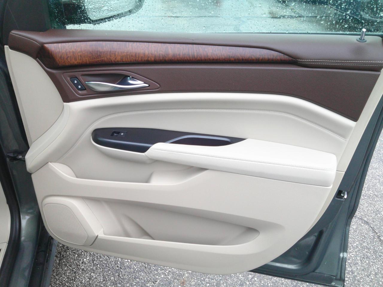 Cadillac SRX AWD Performance Collection 2013