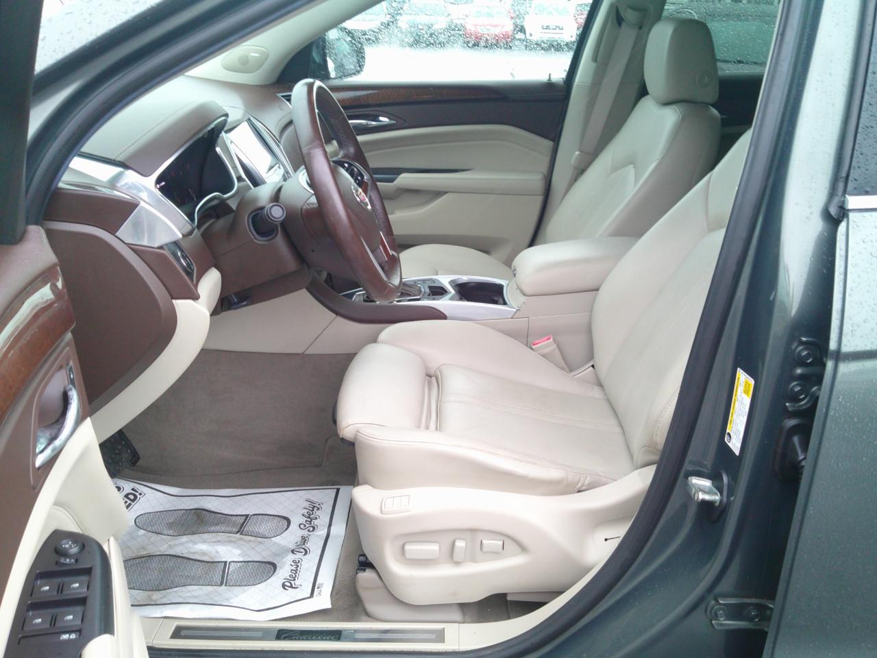 Cadillac SRX AWD Performance Collection 2013
