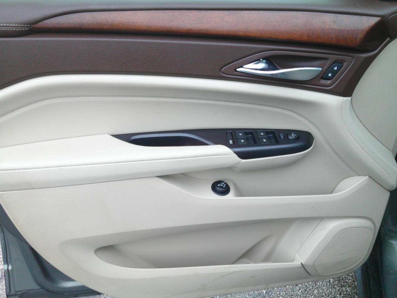 Cadillac SRX AWD Performance Collection 2013