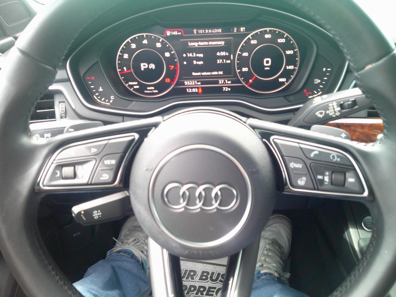Audi A4 2.0T Premium Plus quattro Sedan 2017