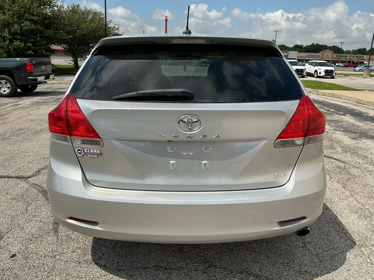 Toyota Venza LE I4 FWD 2012