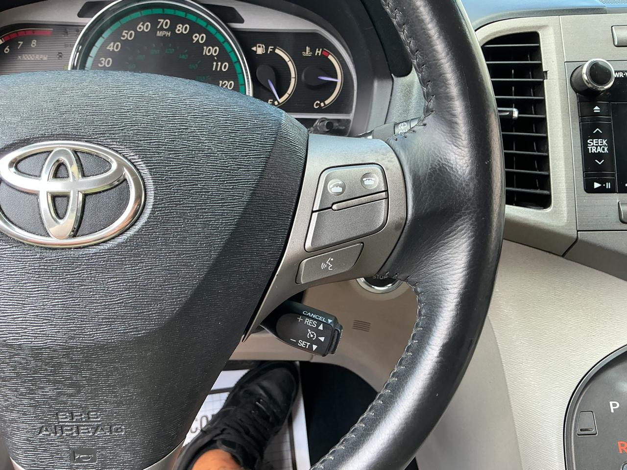 Toyota Venza LE I4 FWD 2012