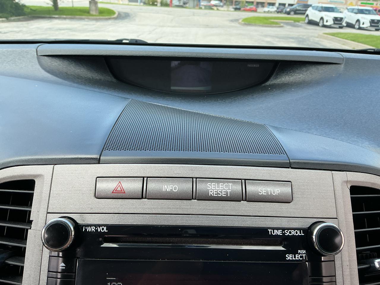 Toyota Venza LE I4 FWD 2012