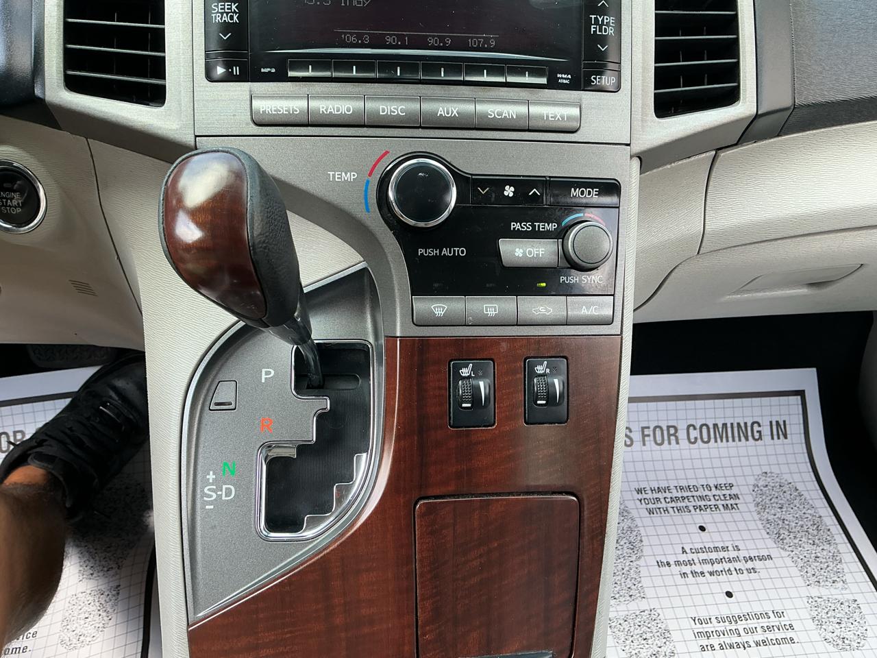 Toyota Venza LE I4 FWD 2012