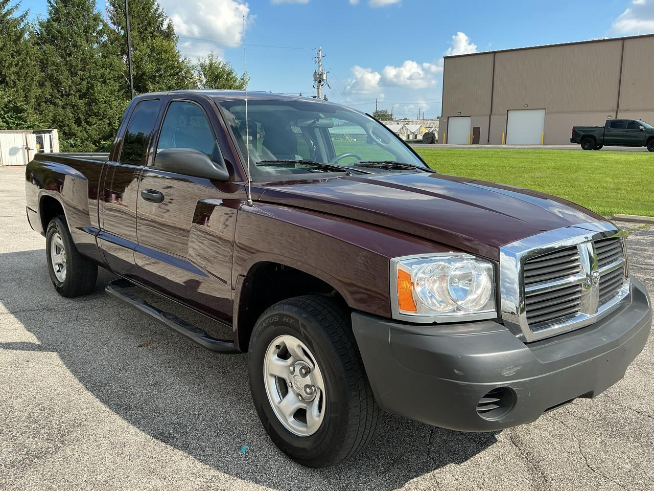 Dodge Dakota ST Club Cab 4WD 2005