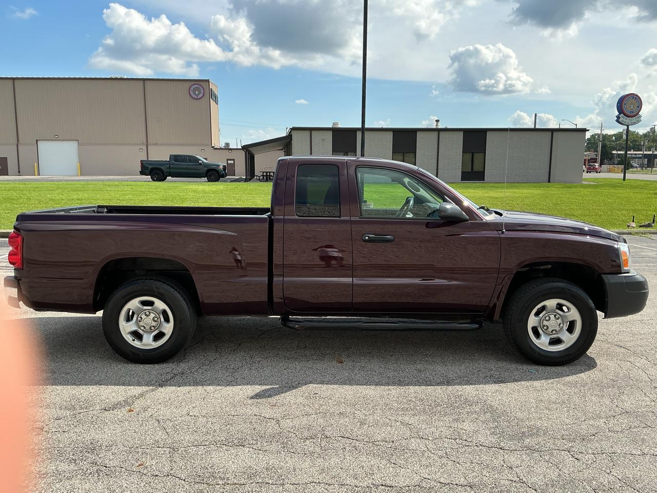 Dodge Dakota ST Club Cab 4WD 2005