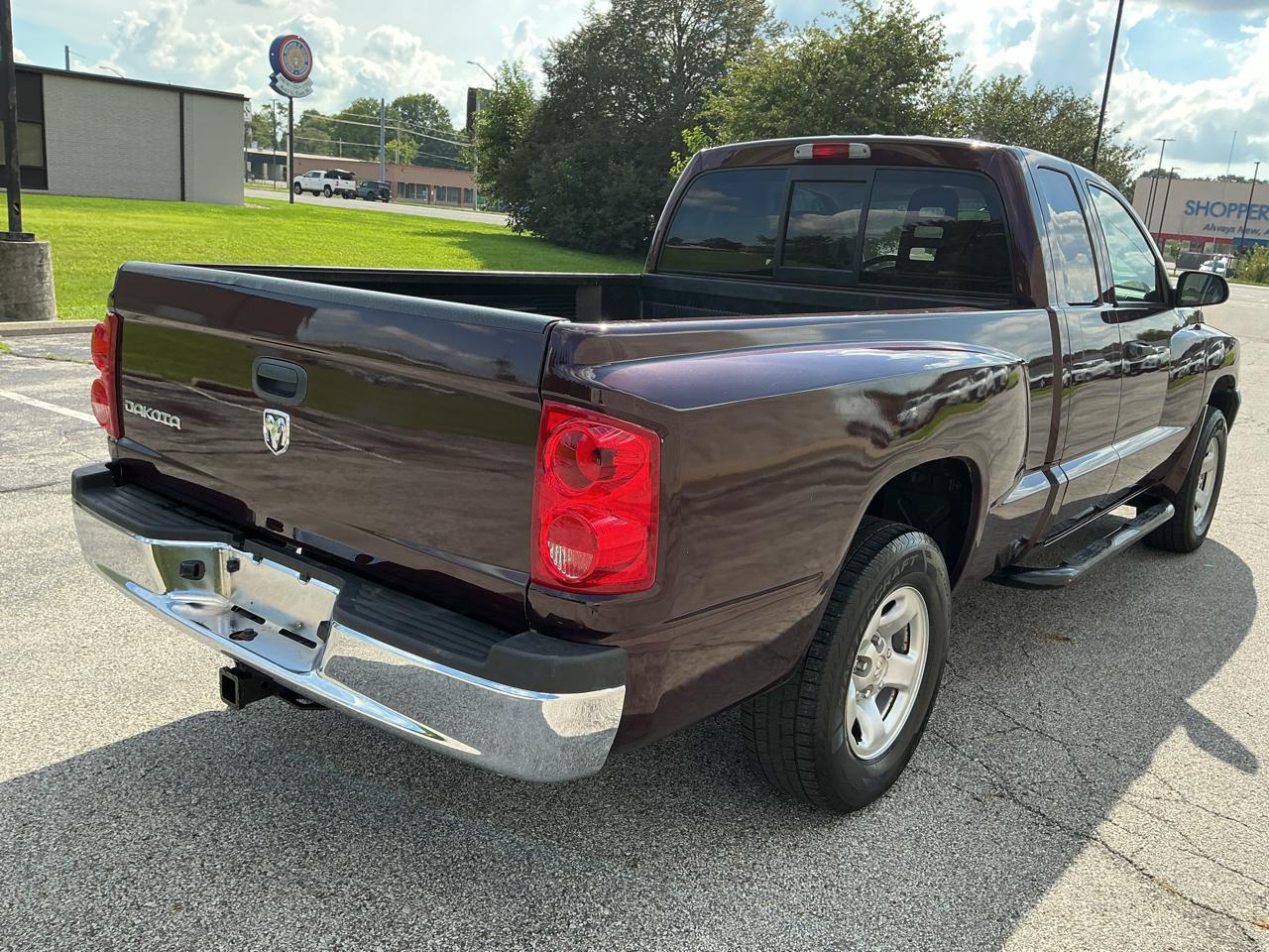 Dodge Dakota ST Club Cab 4WD 2005