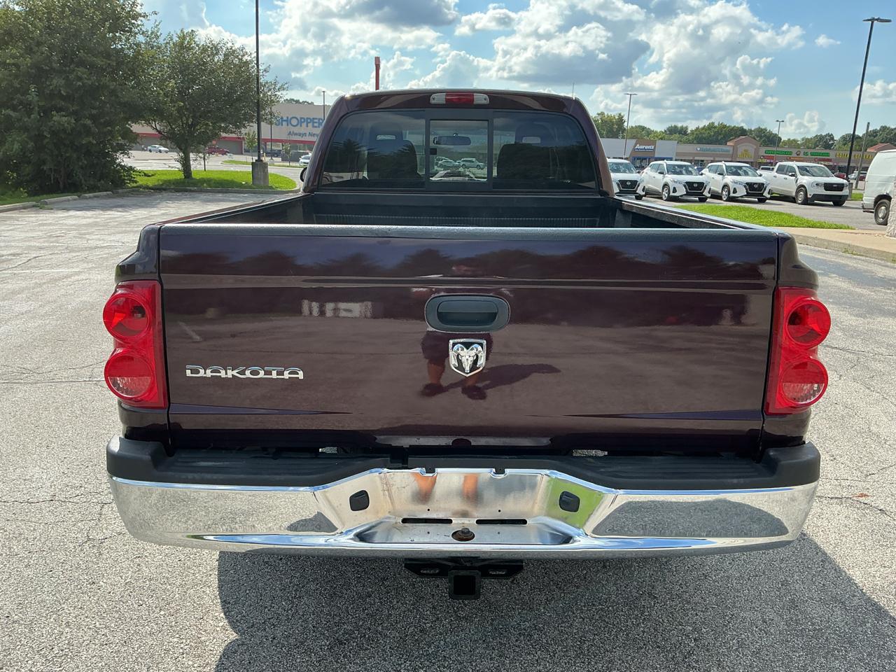 Dodge Dakota ST Club Cab 4WD 2005